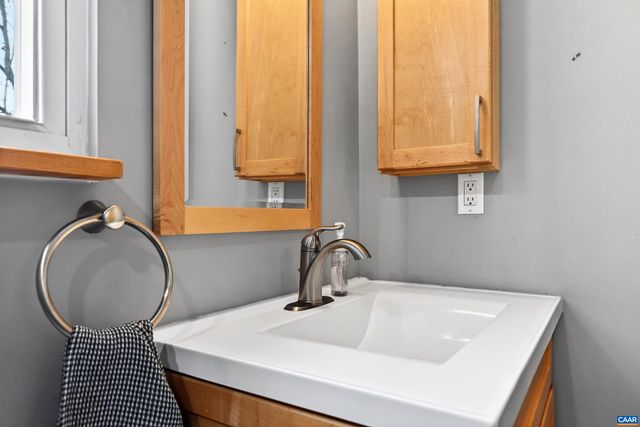 102 SLATE PL, Charlottesville, VA 22902