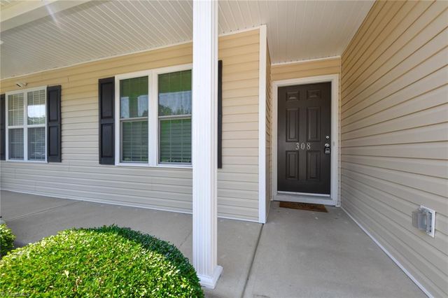 308 Tanner Court, Kernersville, NC 27284