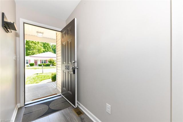 308 Tanner Court, Kernersville, NC 27284