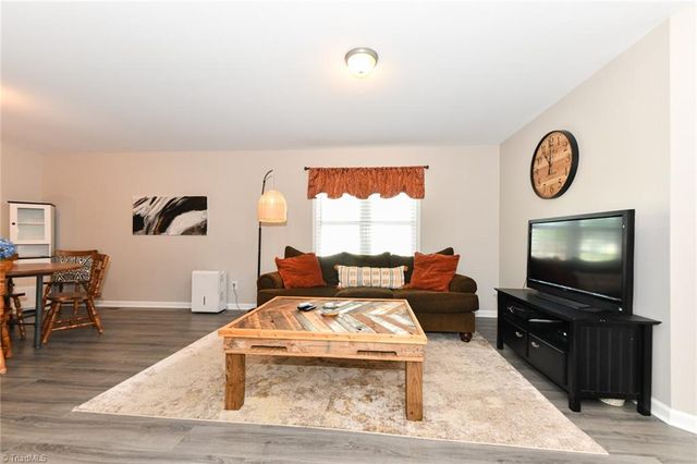 308 Tanner Court, Kernersville, NC 27284
