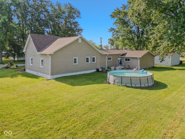 12852 1st Street, Columbus, IN 47203