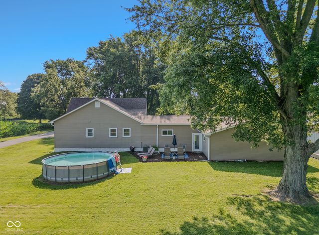 12852 1st Street, Columbus, IN 47203