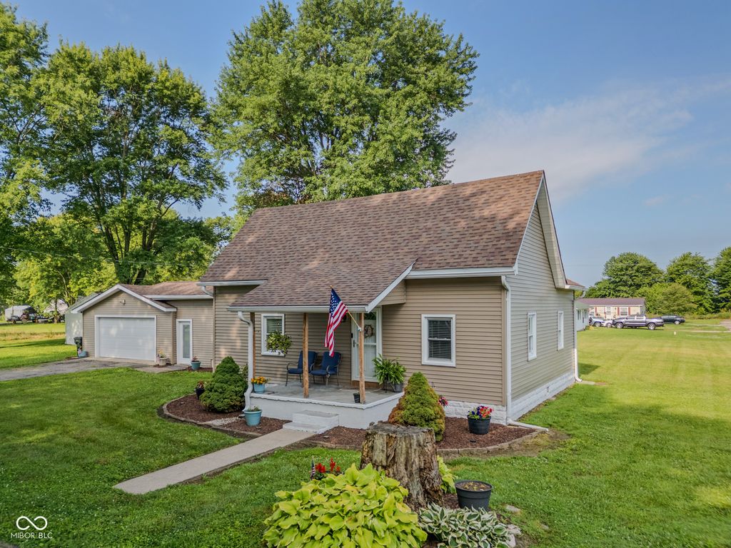 12852 1st Street, Columbus, IN 47203