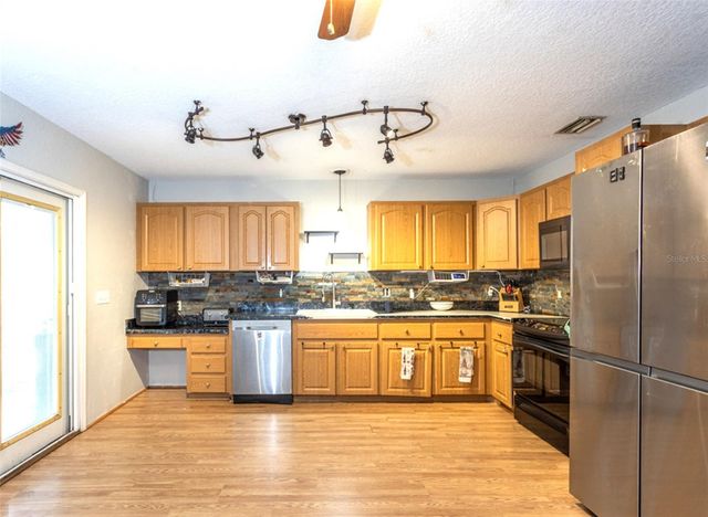 474 E UNIVERSITY AVENUE, Orange City, FL 32763