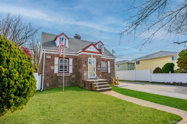 76 Davison Avenue, Lynbrook, NY 11563