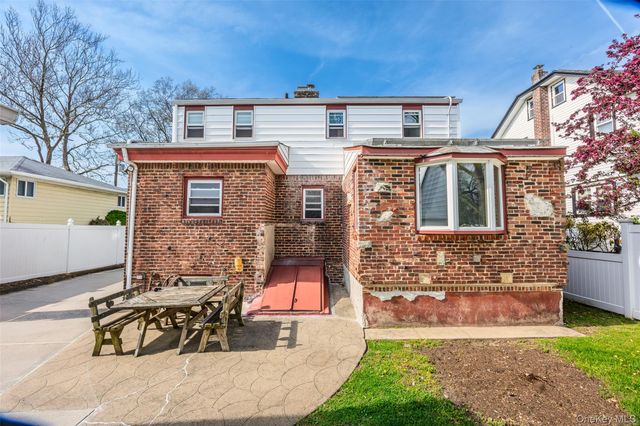 76 Davison Avenue, Lynbrook, NY 11563