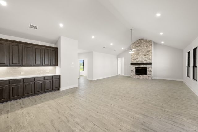 2431 Oak Knoll Drive, Palmer, TX 75152