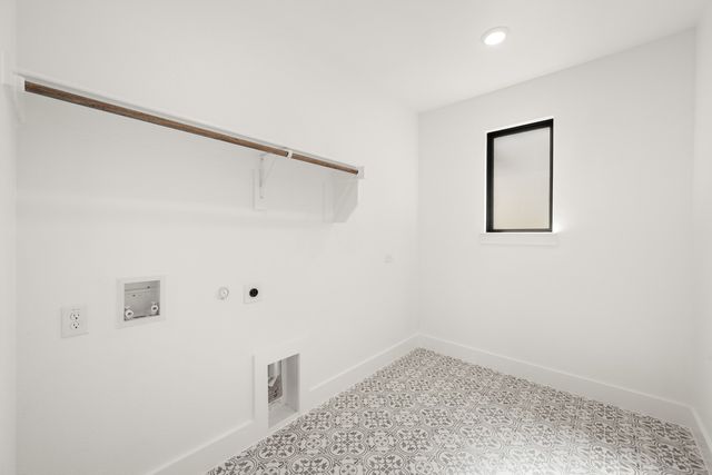 2431 Oak Knoll Drive, Palmer, TX 75152