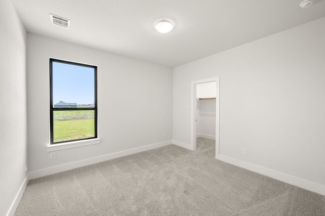 2431 Oak Knoll Drive, Palmer, TX 75152