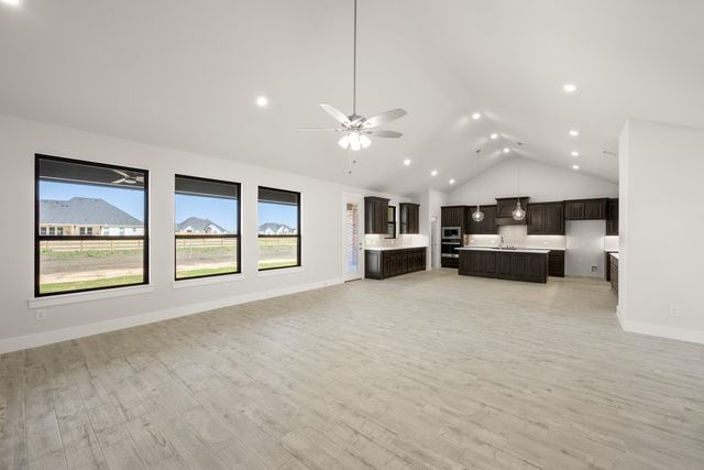 2431 Oak Knoll Drive, Palmer, TX 75152