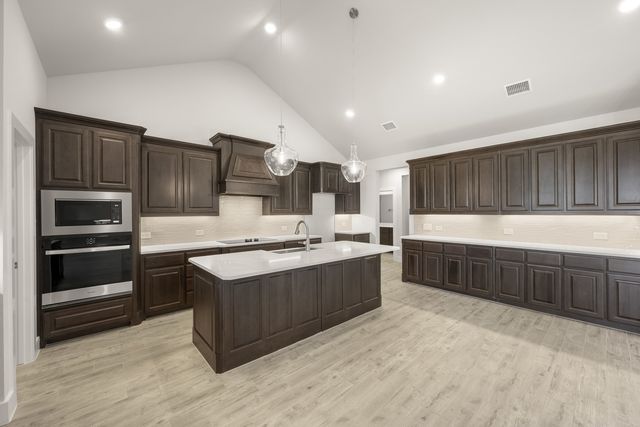 2431 Oak Knoll Drive, Palmer, TX 75152