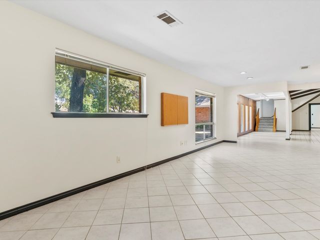 1004 Overhill Drive, Bedford, TX 76022