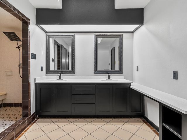 1004 Overhill Drive, Bedford, TX 76022