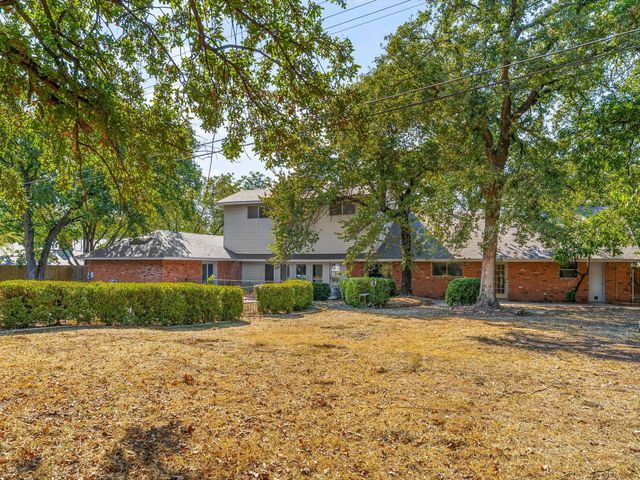 1004 Overhill Drive, Bedford, TX 76022