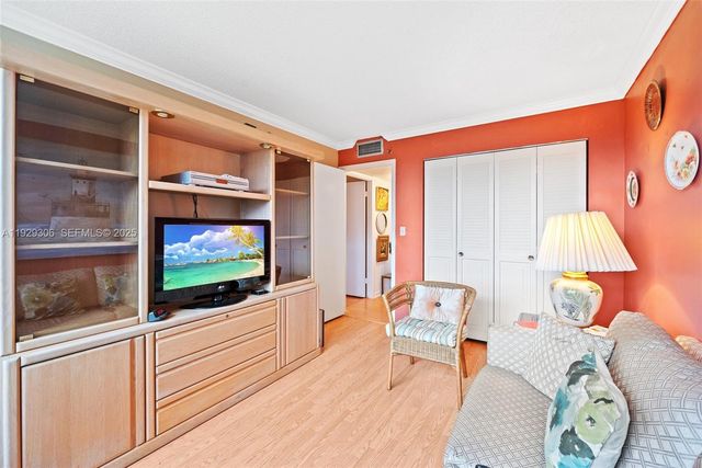 900 Saint Charles Pl 419, Pembroke Pines, FL 33026