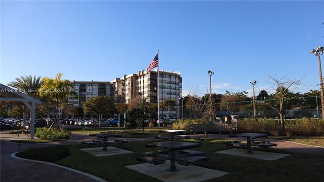 900 Saint Charles Pl 419, Pembroke Pines, FL 33026