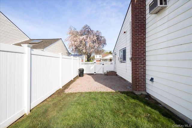 412 Atlantic Avenue, Massapequa Park, NY 11762