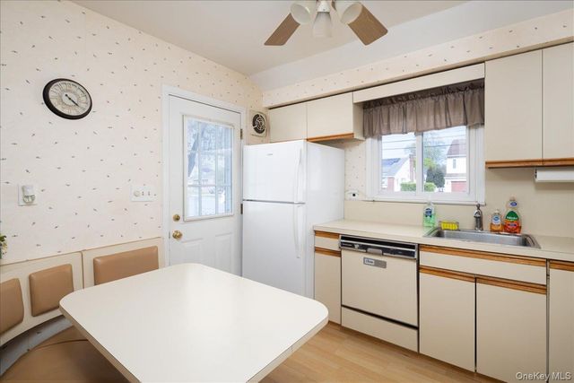 412 Atlantic Avenue, Massapequa Park, NY 11762