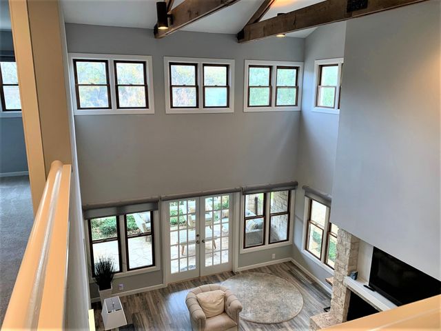 105 Birdie DR, The Hills, TX 78738