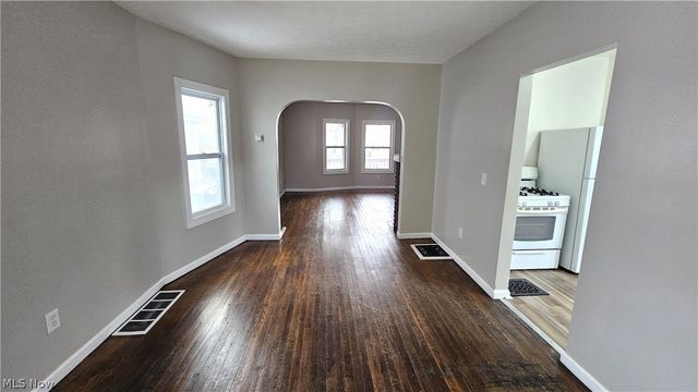 2110 W 85th Street, Cleveland, OH 44102