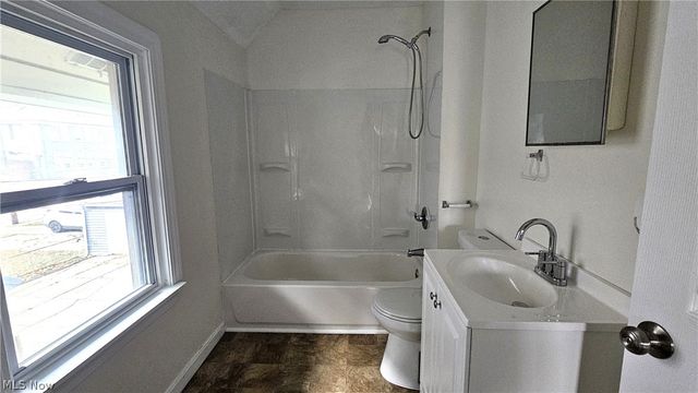 2110 W 85th Street, Cleveland, OH 44102