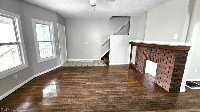 2110 W 85th Street, Cleveland, OH 44102