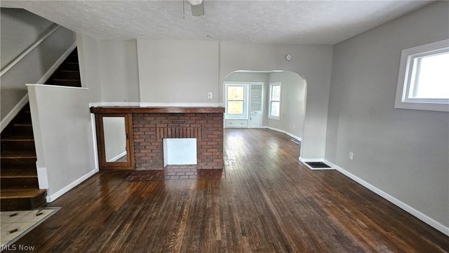 2110 W 85th Street, Cleveland, OH 44102