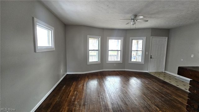 2110 W 85th Street, Cleveland, OH 44102