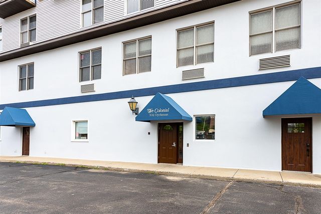 532 Dyckman Avenue 17, South Haven, MI 49090