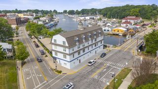 532 Dyckman Avenue 17, South Haven, MI 49090