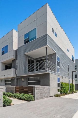 1529 Greenwich Way, Costa Mesa, CA 92627