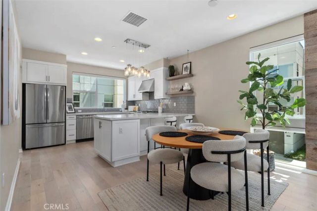 1529 Greenwich Way, Costa Mesa, CA 92627