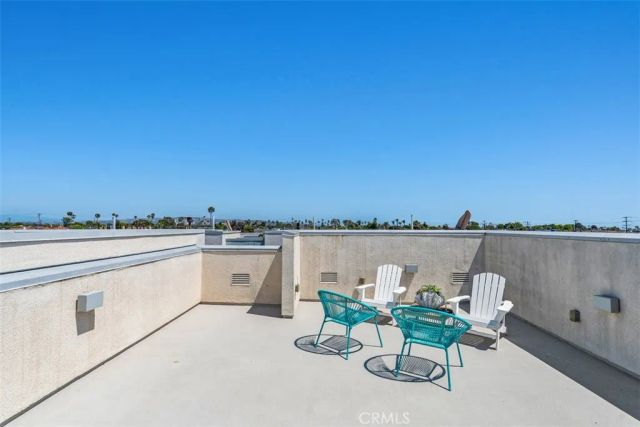 1529 Greenwich Way, Costa Mesa, CA 92627
