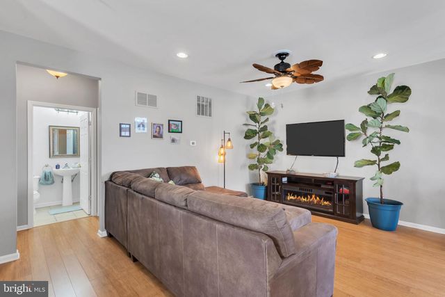 126 MELANIE WAY, Manahawkin, NJ 08050