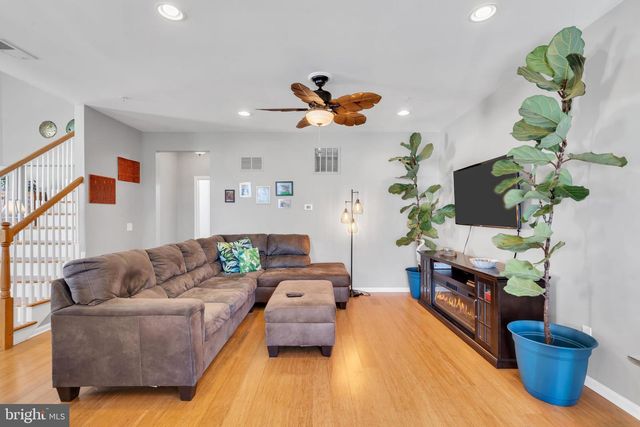126 MELANIE WAY, Manahawkin, NJ 08050