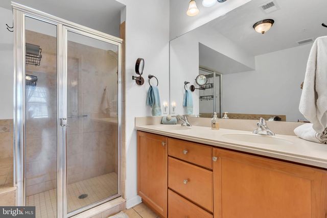 126 MELANIE WAY, Manahawkin, NJ 08050