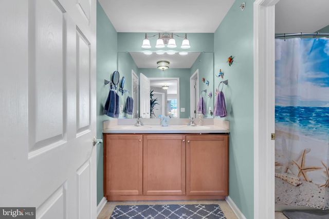 126 MELANIE WAY, Manahawkin, NJ 08050