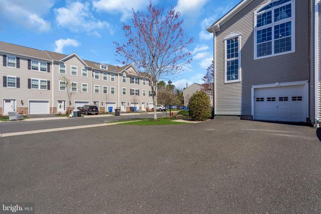 126 MELANIE WAY, Manahawkin, NJ 08050