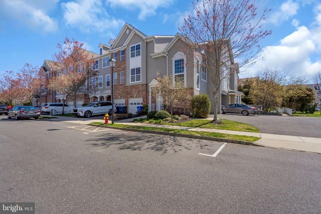 126 MELANIE WAY, Manahawkin, NJ 08050