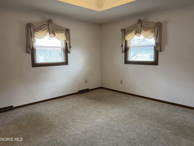 6060 Dixon Avenue, Toledo, OH 43613