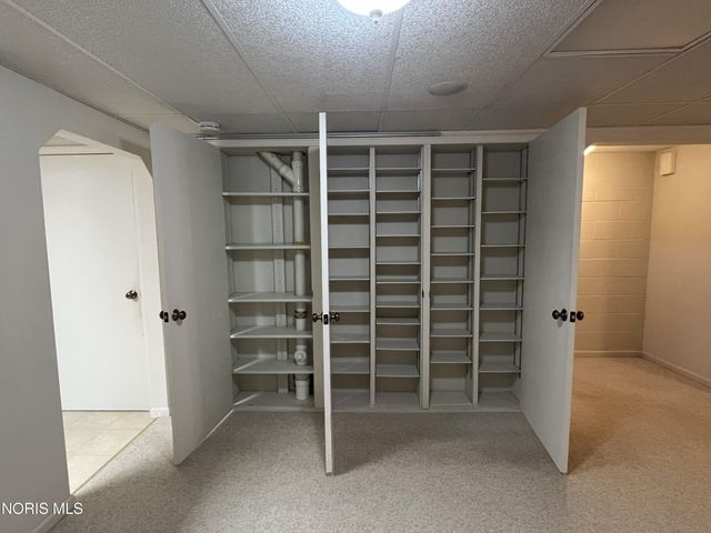 6060 Dixon Avenue, Toledo, OH 43613