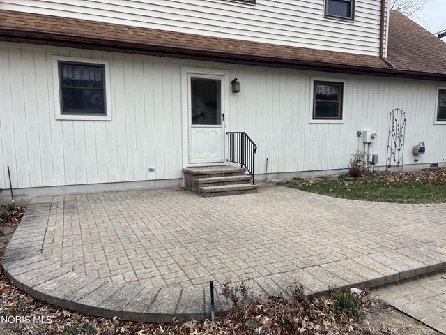 6060 Dixon Avenue, Toledo, OH 43613