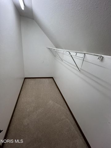 6060 Dixon Avenue, Toledo, OH 43613