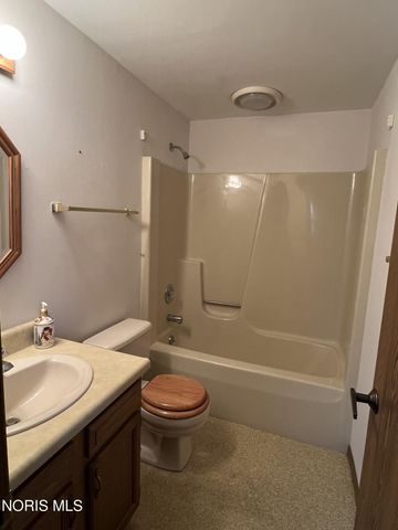 6060 Dixon Avenue, Toledo, OH 43613