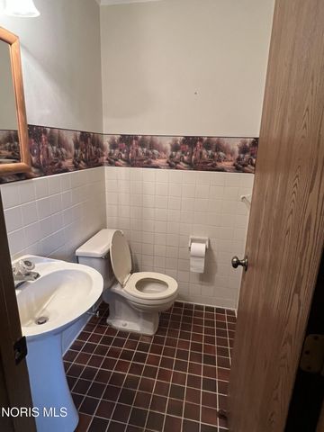 6060 Dixon Avenue, Toledo, OH 43613