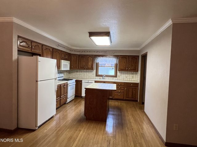 6060 Dixon Avenue, Toledo, OH 43613