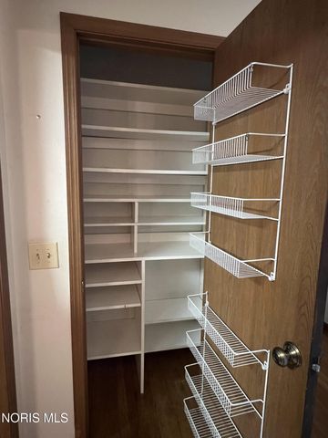 6060 Dixon Avenue, Toledo, OH 43613