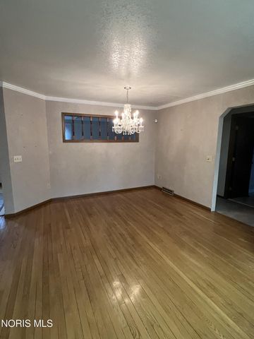 6060 Dixon Avenue, Toledo, OH 43613