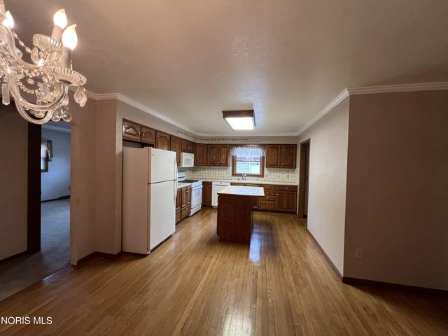 6060 Dixon Avenue, Toledo, OH 43613