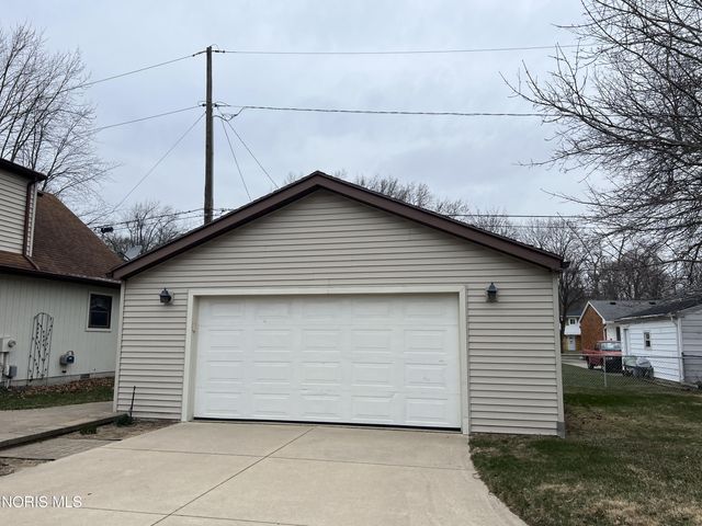 6060 Dixon Avenue, Toledo, OH 43613